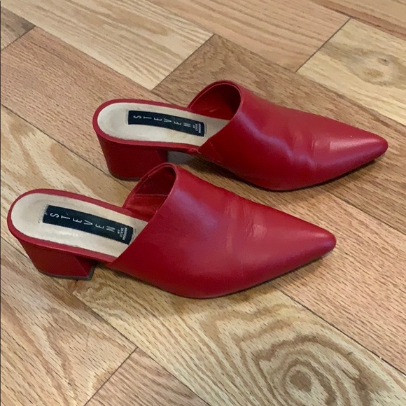 Steve by Steve Madden pointed toe red mules. - Picture 3 of 5